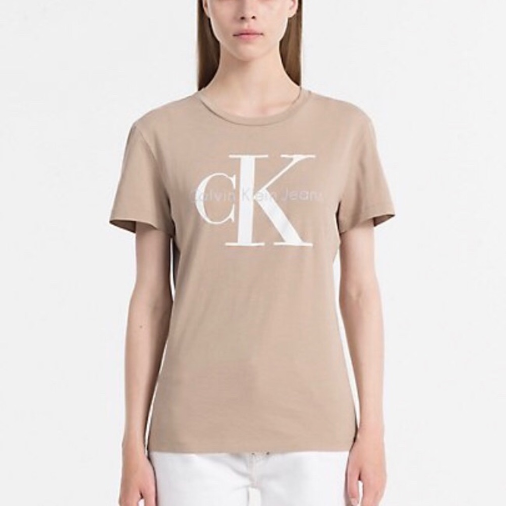 ⚡️NEW WITH TAG⚡️Slim Fit Calvin Klein Logo T-Shirt